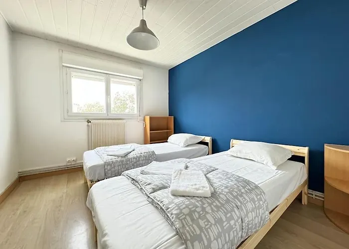 Appartement F2 Proche Axes Principaux - Claude Guichard