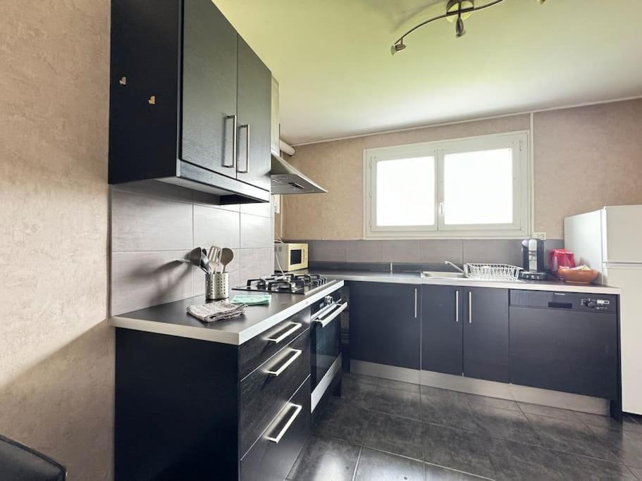 F2 Proche Axes Principaux - Claude Guichard Appartement *